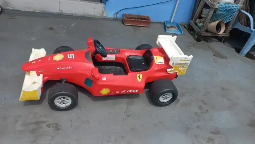 mainan anak Mobil Aki Ferrari