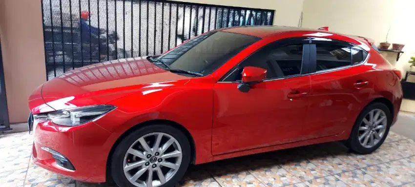 Mazda 3 hatchback istimewa