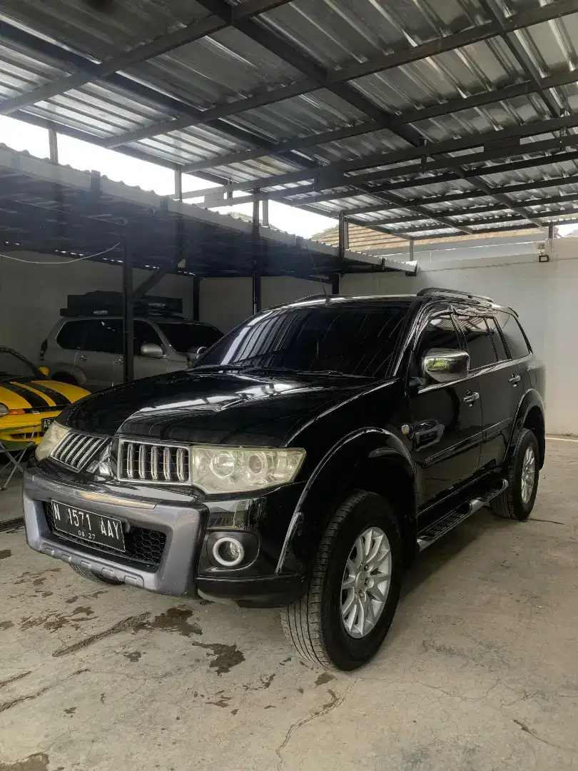 Mitsubishi Pajero Sport Exceed Hitam Matic 2010