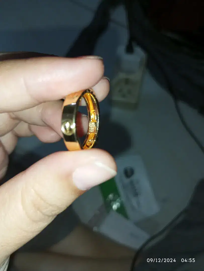 Cincin emas 18 karat kadar 750% 17 K