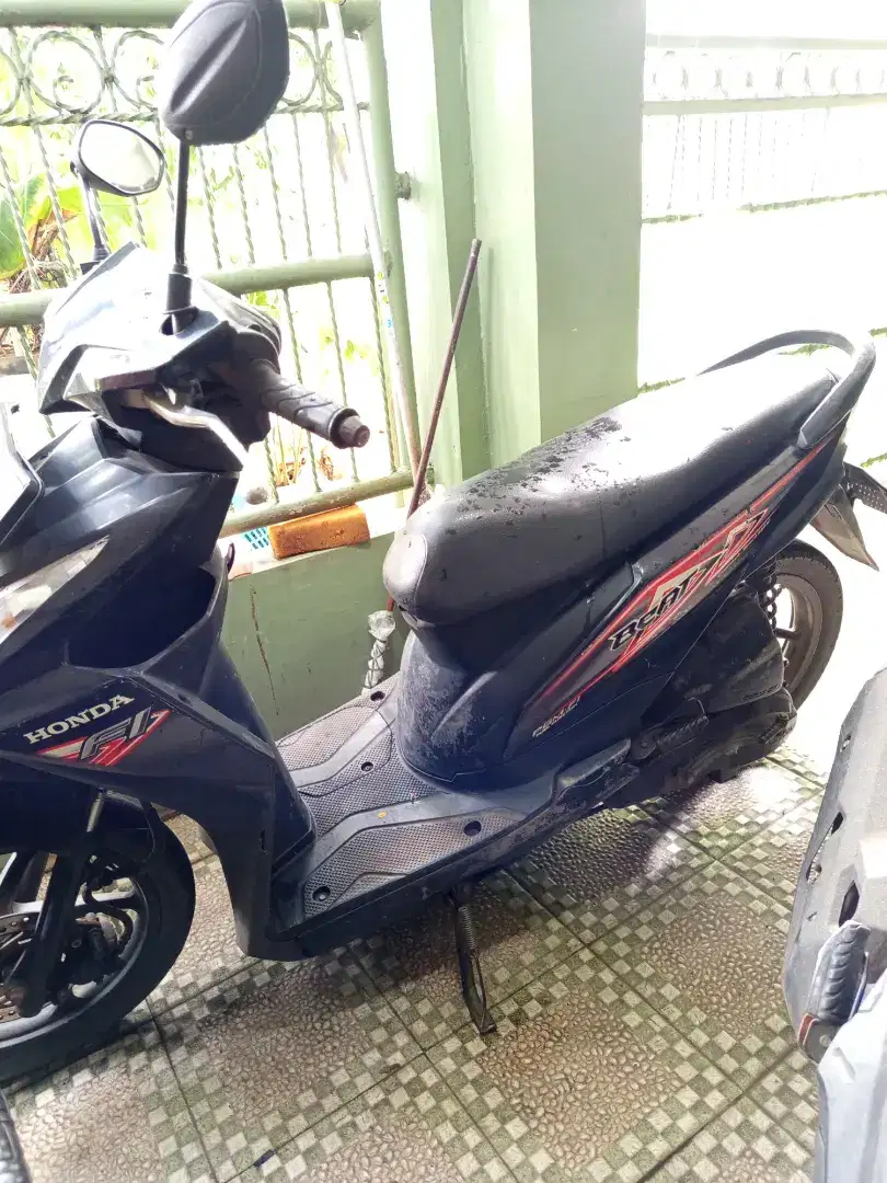 Dijual cepat motor Honda Beat 2013