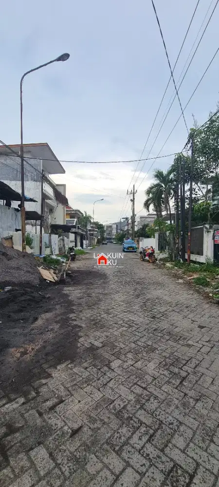 Dijual Rumah Lama Hitung Tanah Dharmahusada Indah,Kertajaya,Jawa Timur