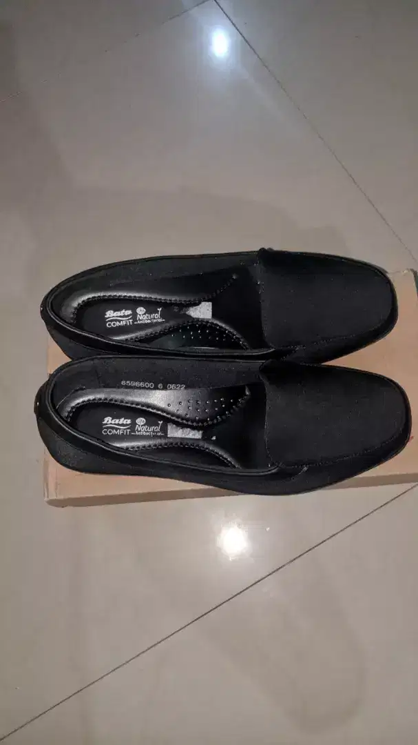 sepatu merk bata uk 40