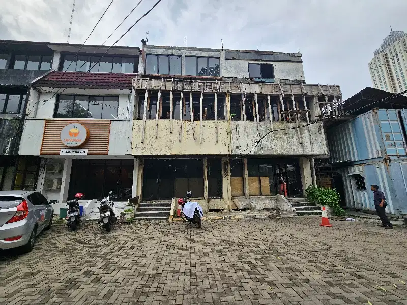 Dijual Ruko Gandeng 2 dalam Komplek Kebayoran Centre Jaksel