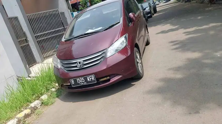 Honda freed psd 2010