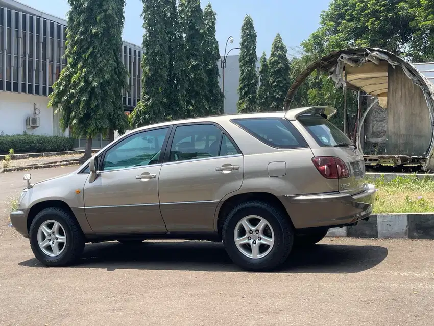 Toyota Harrier thn 2000 FWD