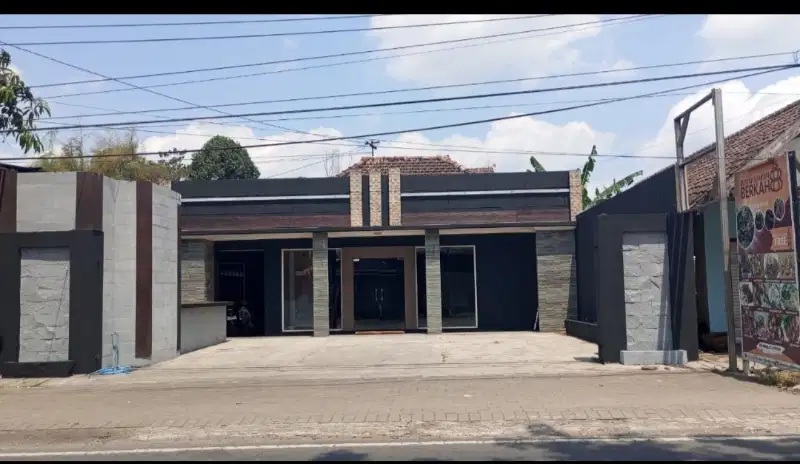 Dijual rumah pinggir jalan propinsi