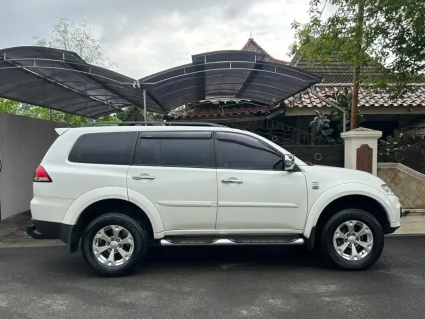 Jual PAJERO SPORT DAKAR 4 x 2 th 2013