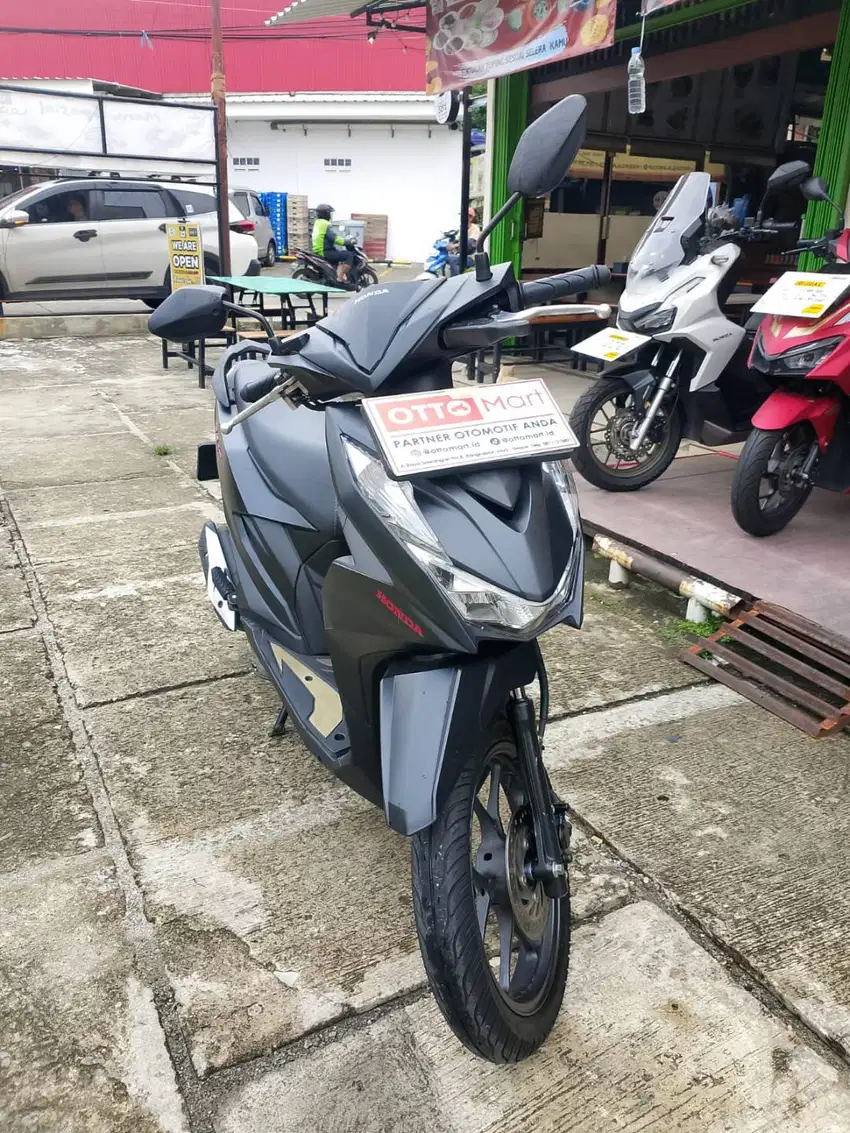 HONDA BEAT SPORTY CBS ISS DELUXE 2024