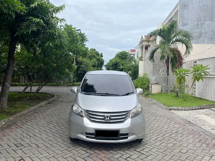 Honda Freed E PSD 2009 1.5 Matic Silver All New Plat L