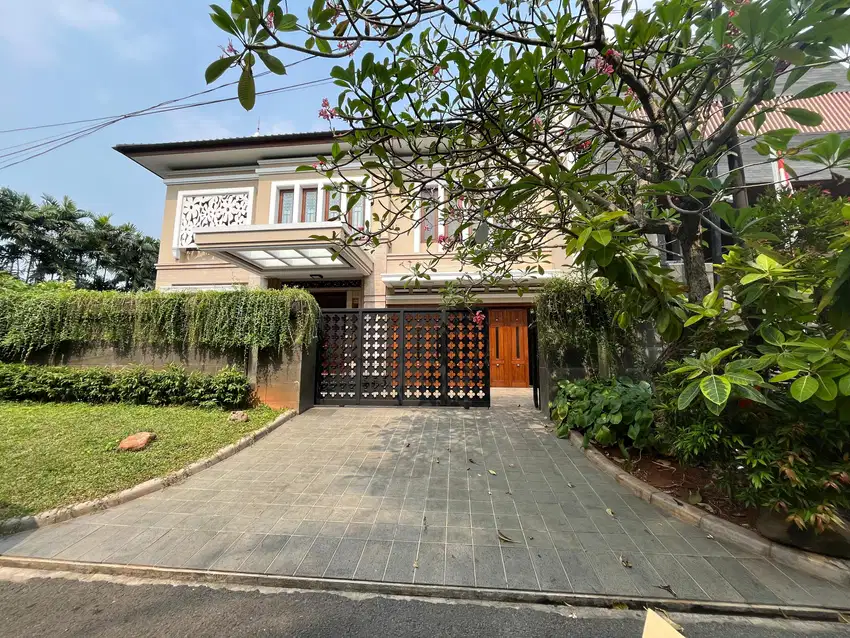 Rumah Mewah Modern Ada Kolam Renang di Lokasi Premium Pondok Indah