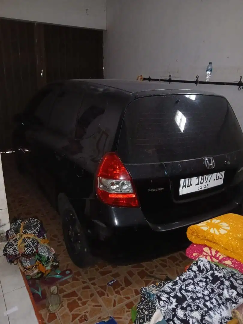 Honda Jazz Hitam 2004