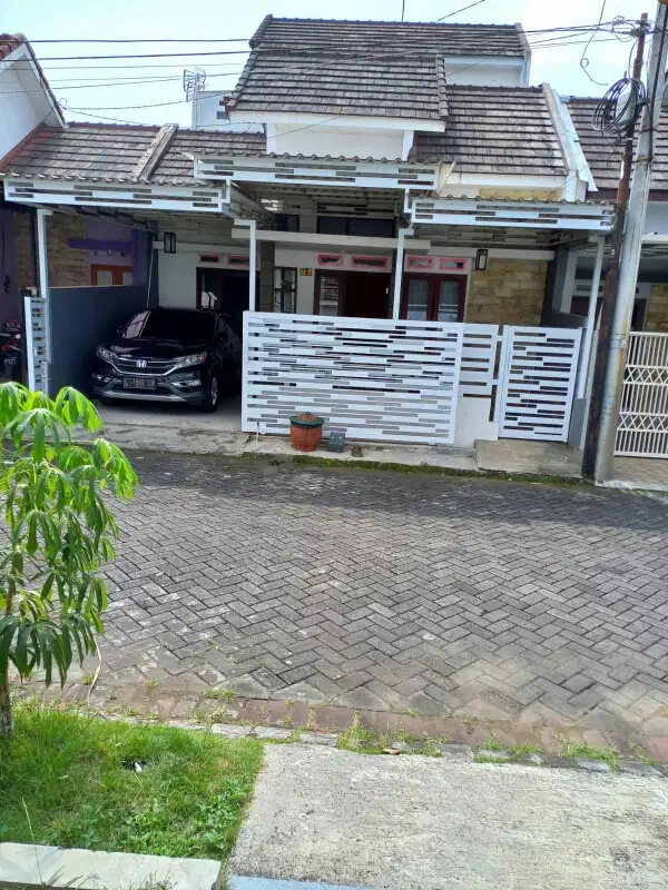 Rumah 2 Lantai Pandanwangi Blimbing Malang