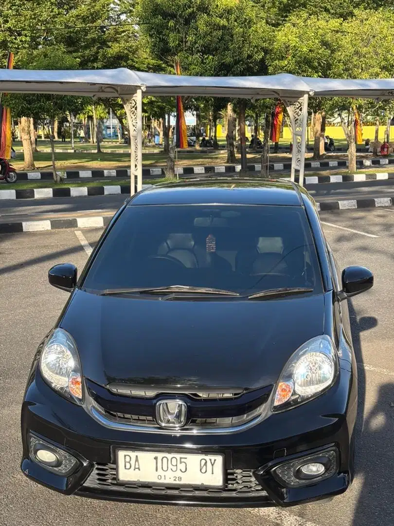 Di jual honda brio e satya 2017 manual