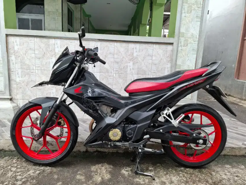 Honda Sonic 150r tahun 2017