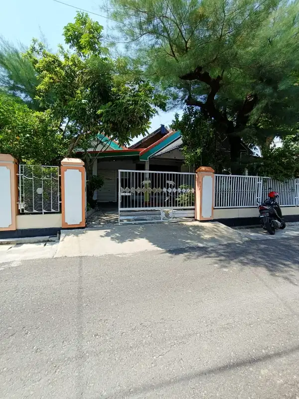 RUMAH LUAS SAMPİNG GOR CENDEKİA