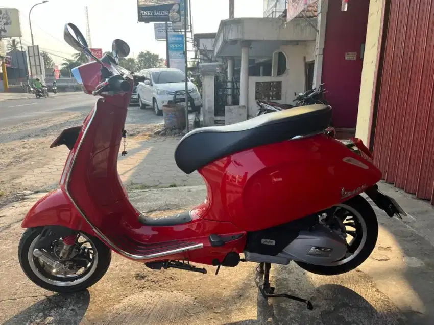 Vespa Sprint iget abs 2021 istimewa