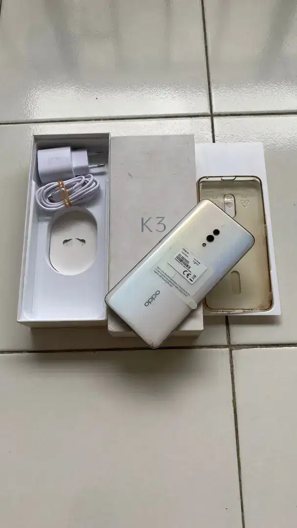 Oppo k3 ram 6/64 lengkap dus charger kamera pop up, minus fingger off