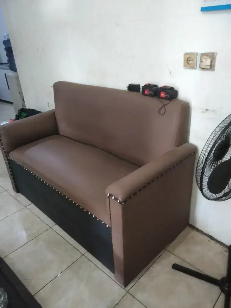 Sofa tunggal coklat