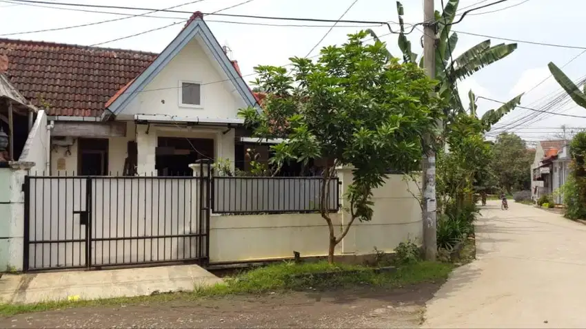 (JKT442) Dijual Rumah Medang Lestari, Pagedangan, Tangerang