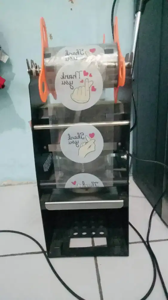 Mesin pres cup plastik merk werly