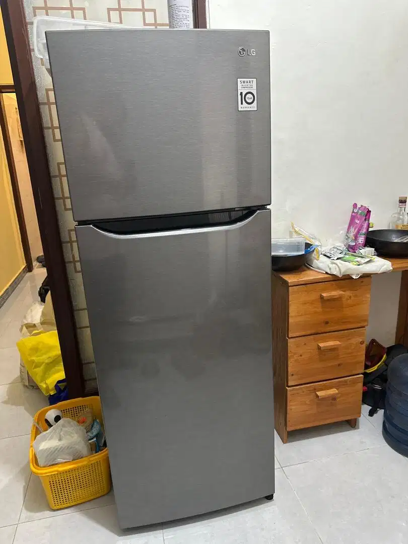 Kulkas dan freezer seperti baru