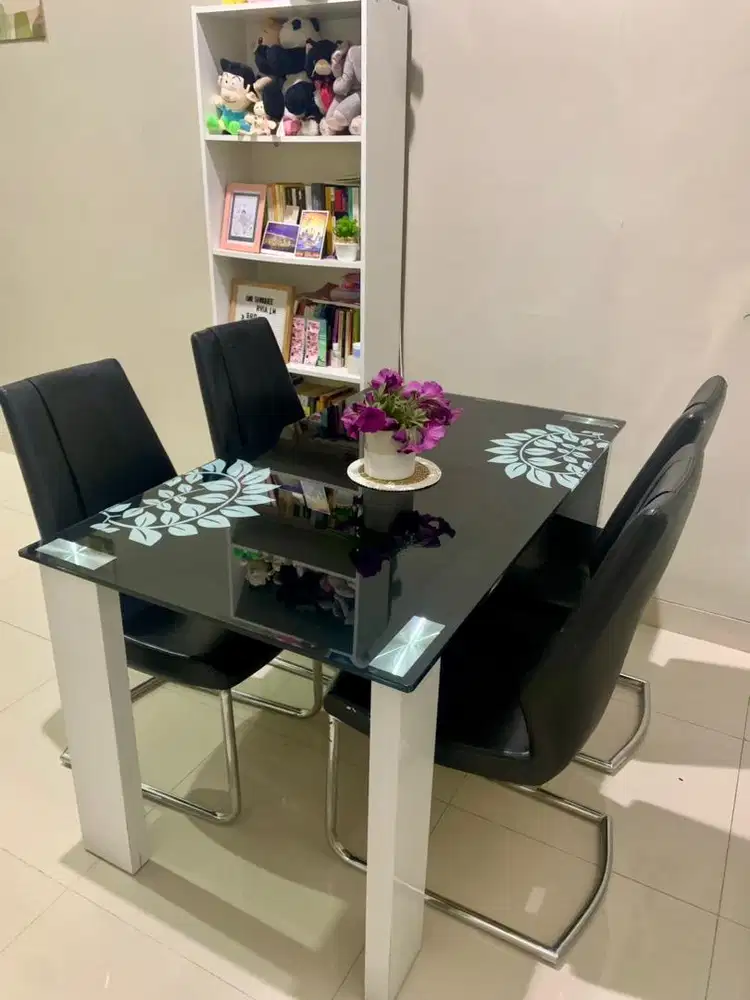 DIJUAL 1 Set Kursi & Meja Makan