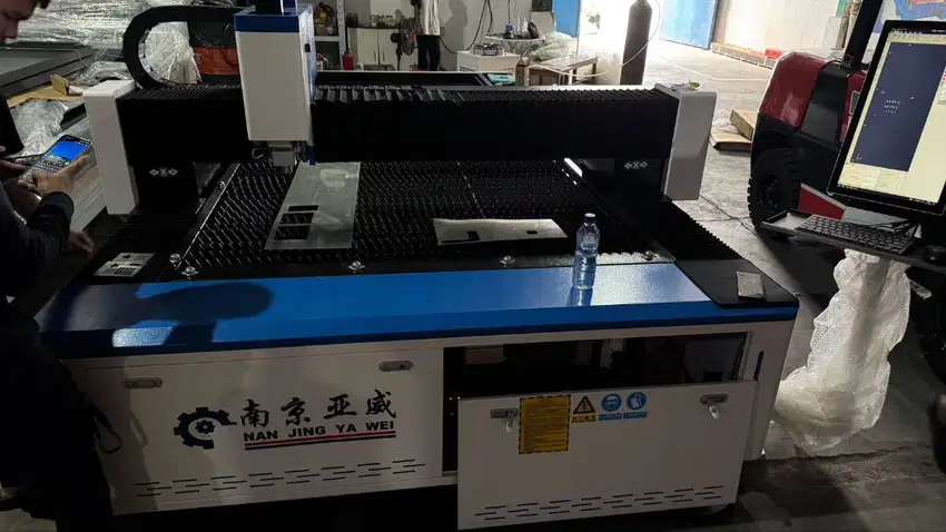 Mesin fiber laser cutting 1500w