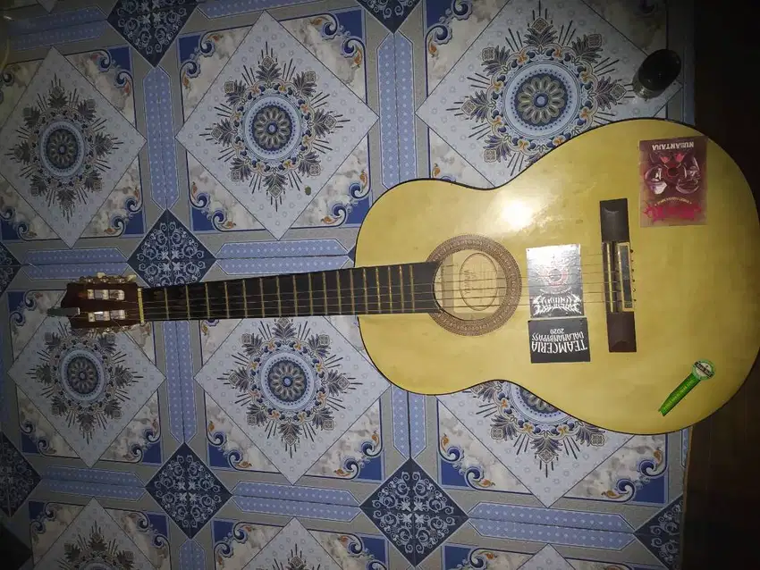 dijual gitar yamaha c-350