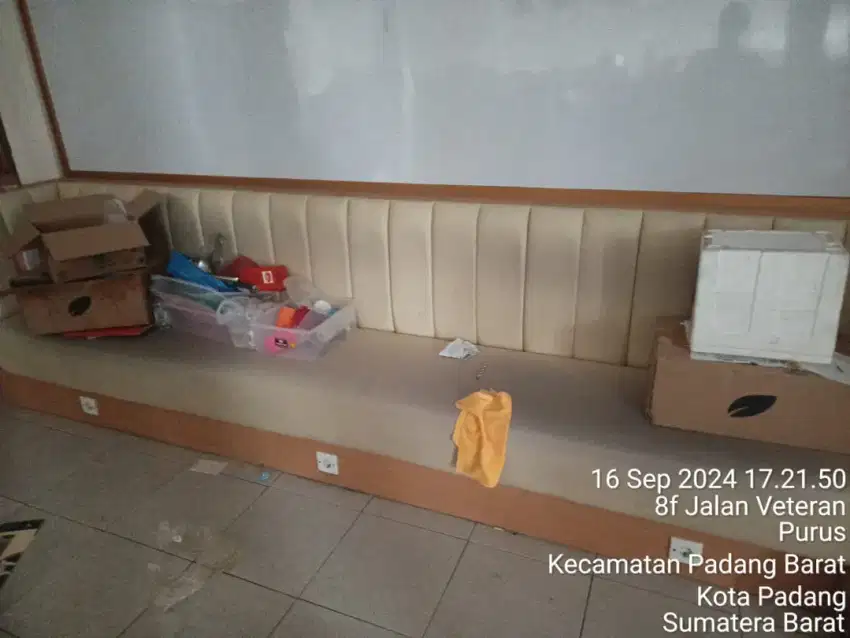 Sofa dan kursi meja 1 set ex cafe