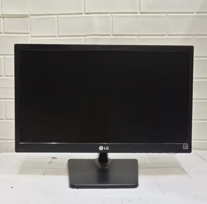 Monitor LED LG 20M37