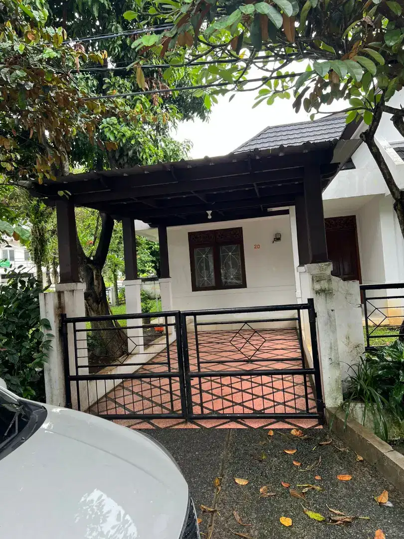 JUAL CEPAT Turun Harga Rumah Hook Strategis Taman Yasmin
