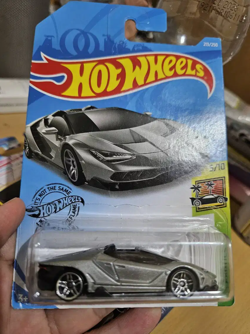 Hotwheels 16 Lamborghini Centenario Roadster