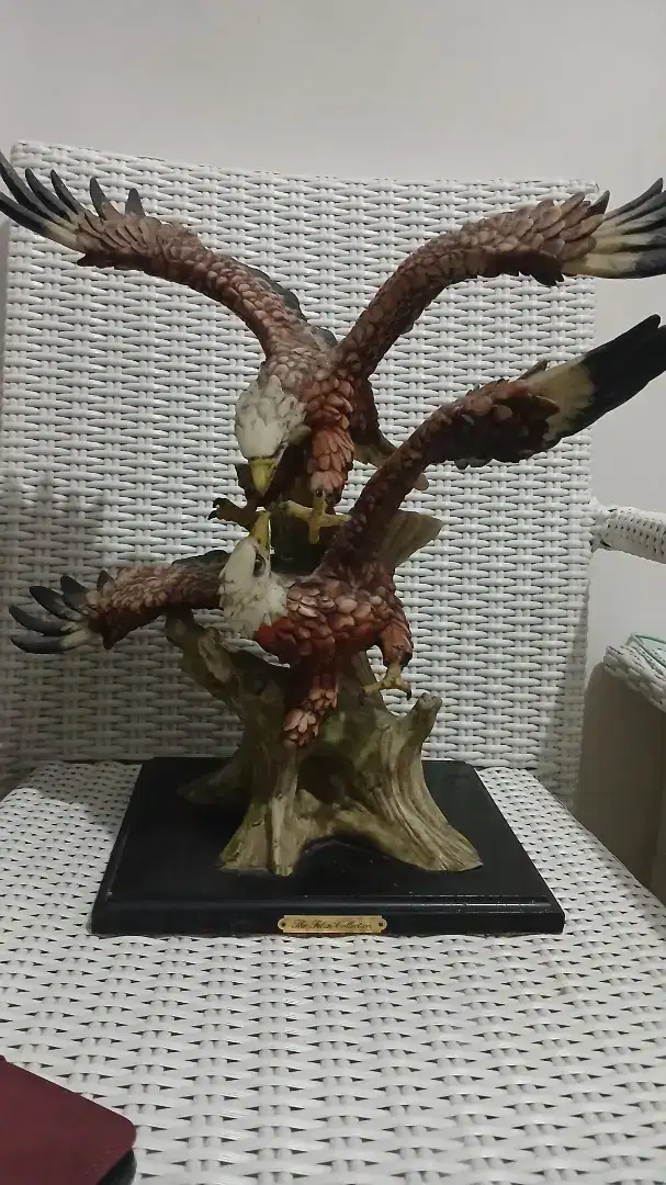 Patung burung garuda