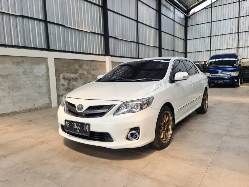 Altis V 2011 matic km rendah