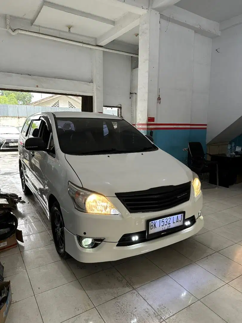 (Dp15jt) Toyota Innova V Luxury Matic Bensin 2013 Murah