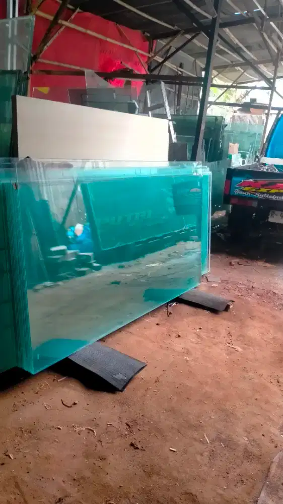Kaca tempered rekondisi 90% mulus kaya baru