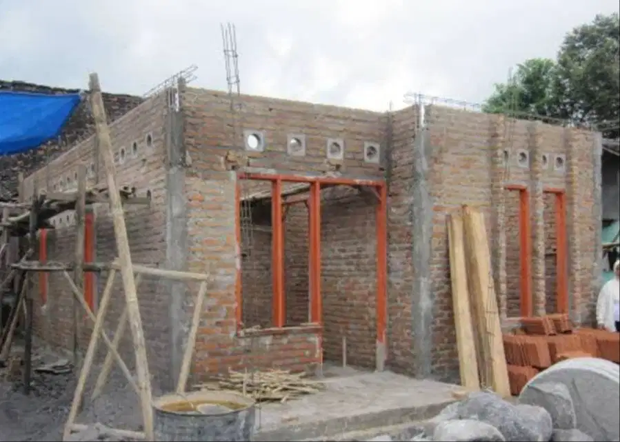 Tukang Dan Kuli Bangunan Area Candi Sidoarjo