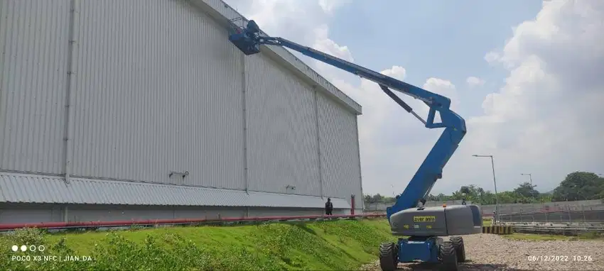 sewa Boom Lift Gresik sampai dengan 44 meter