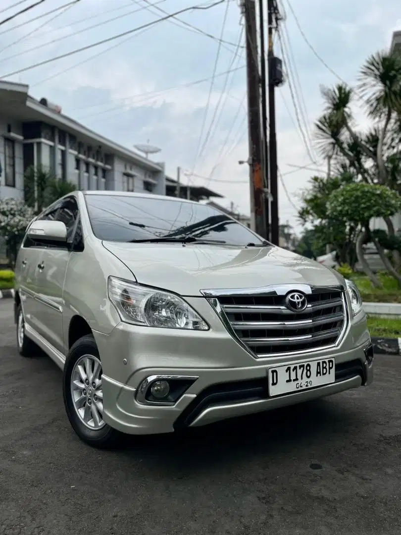 Toyota Kijang Innova 2013 V Luxury Bensin