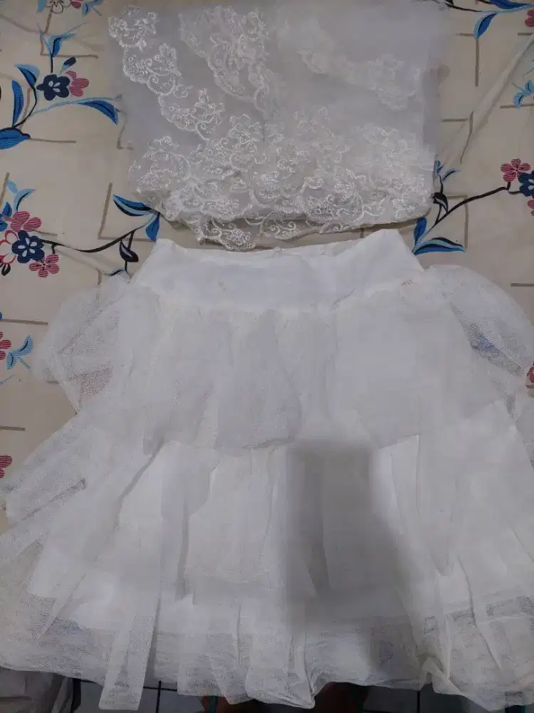 Rok pesta atau pengantin dan slayer