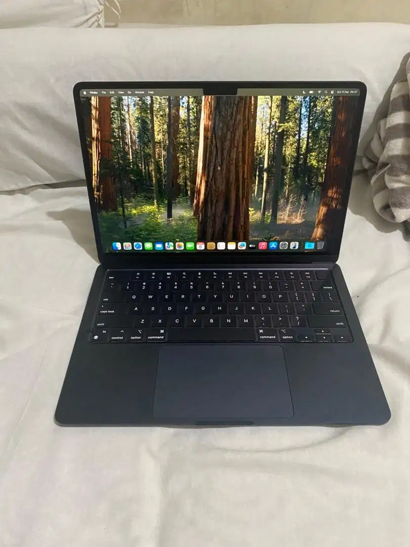 macbook air m2 ibox garansi september 2025