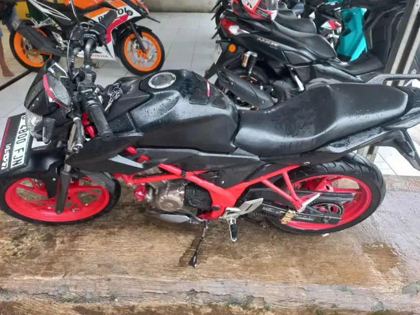 Dijual Cepat Motor CB150R tahun 2017 (Lengkap)