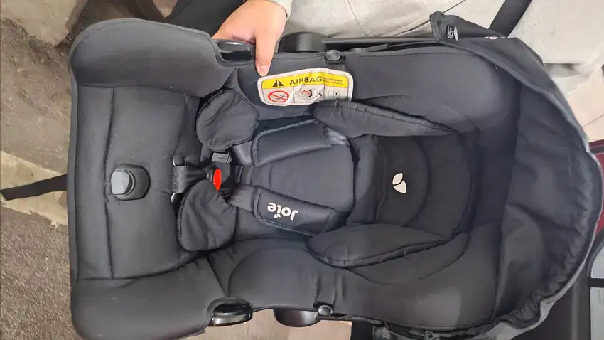 Car Seat Newborn / Infant Carrier Joie