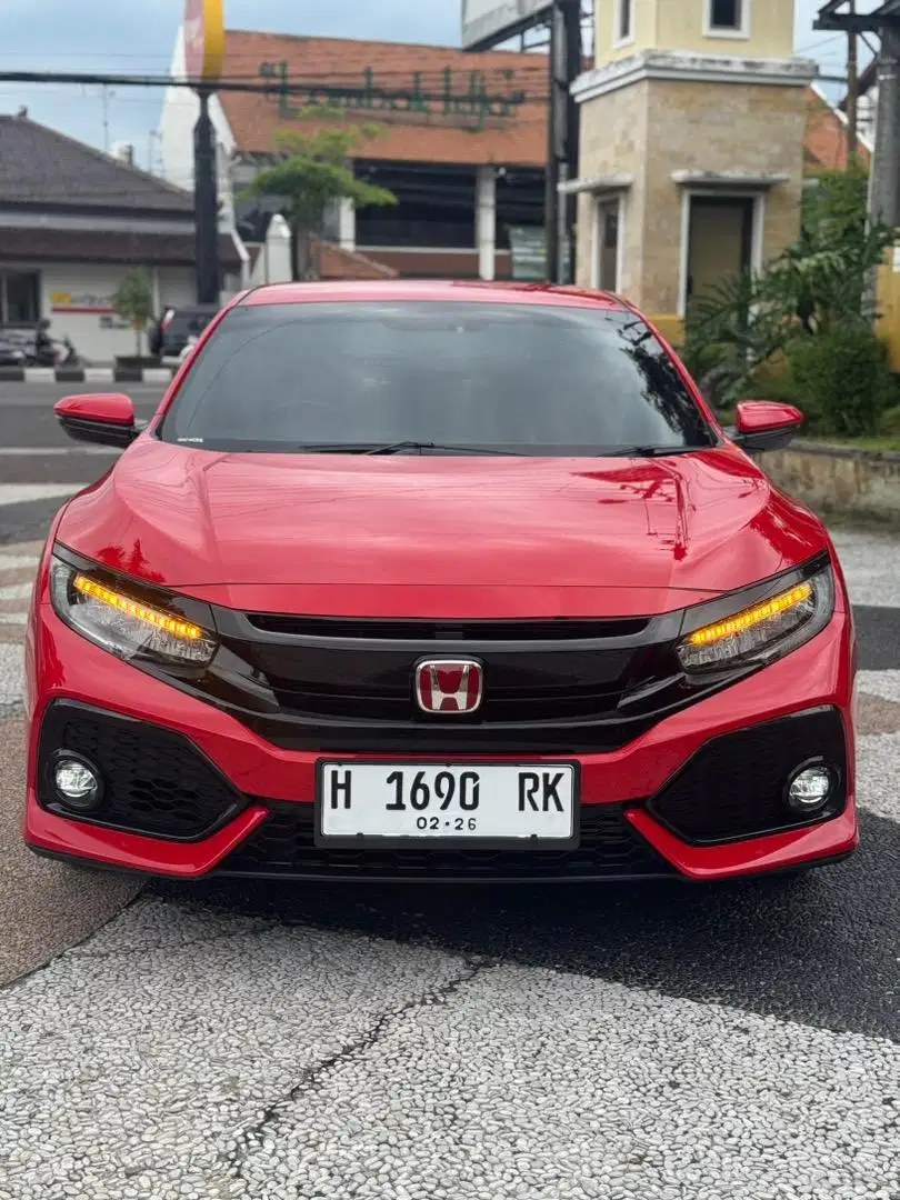 Civic Turbo Hatchback 2017AT KM 20 rb