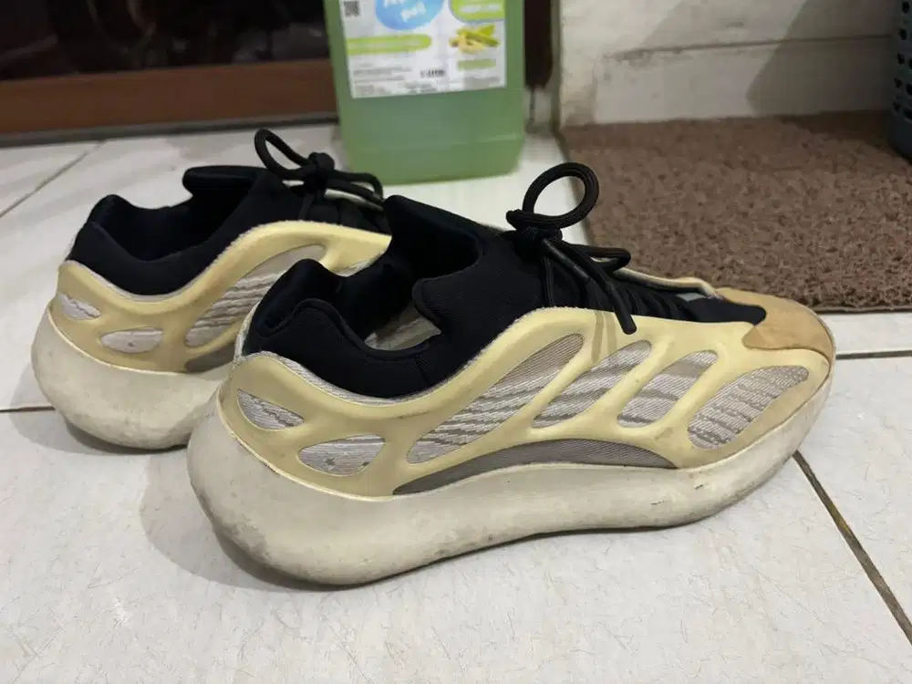 For Sale Adidas Yeezy 700 V3 Azael White bersih Fullset size 45