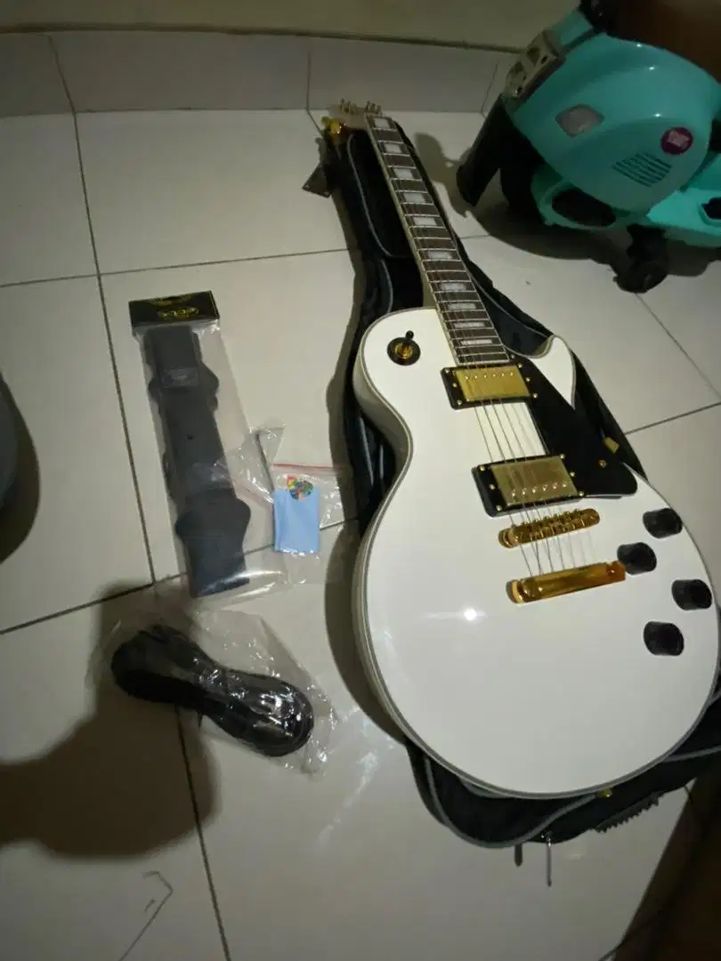 Guitar Listrik Sqoe LesPaul Selp300