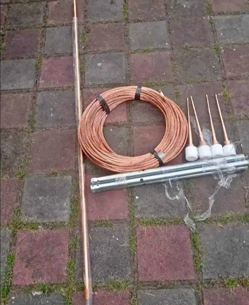 Pasang Grounding anti petir konvensional dan radius murah komplit