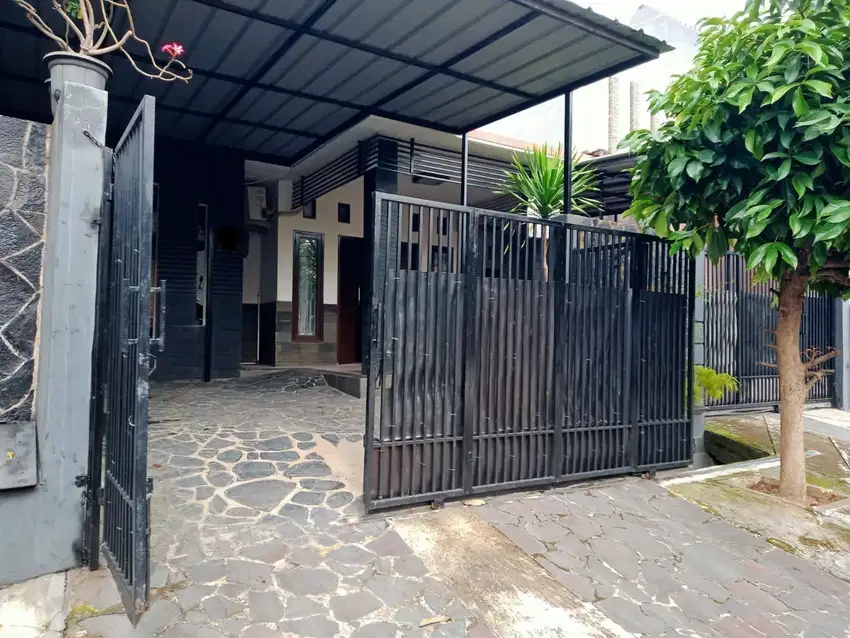 dijual rumah di komplek villa bintaro indah,  jln jombang raya , ciput