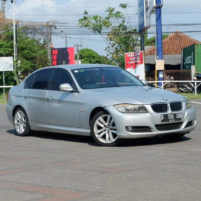 BMW 320i F30 2011 LCI